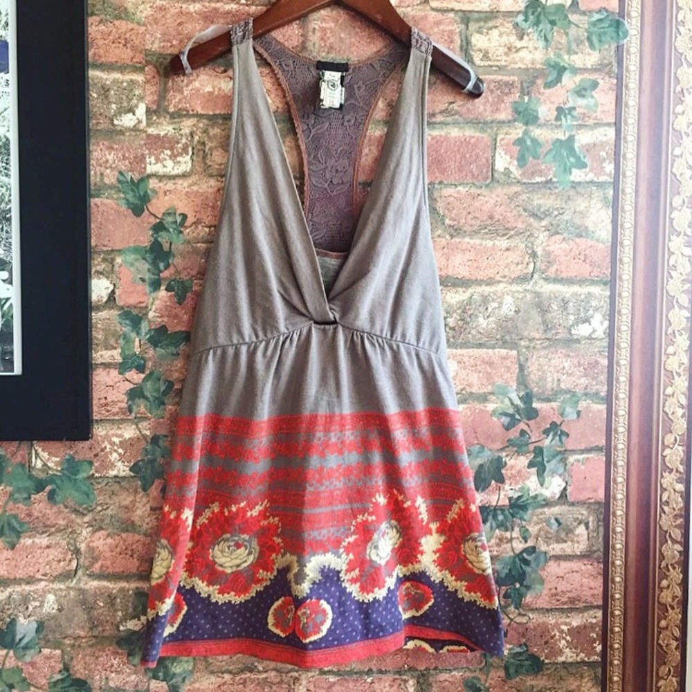 ✨SOLD✨ people tank with lace racer back size small